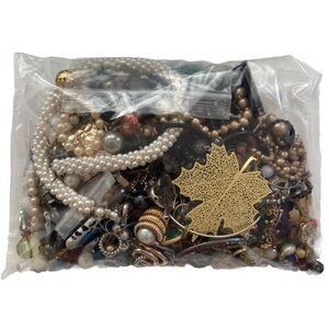 Junk jewelry 3 pounds